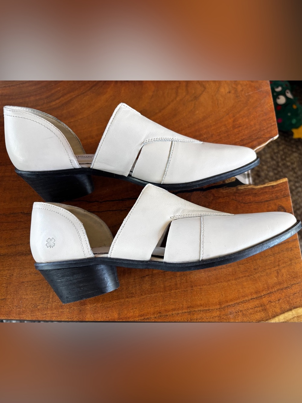 Lucky Brand Minnsy Off White Pointed Leather Mules Size 9 - Picture 2 of 6
